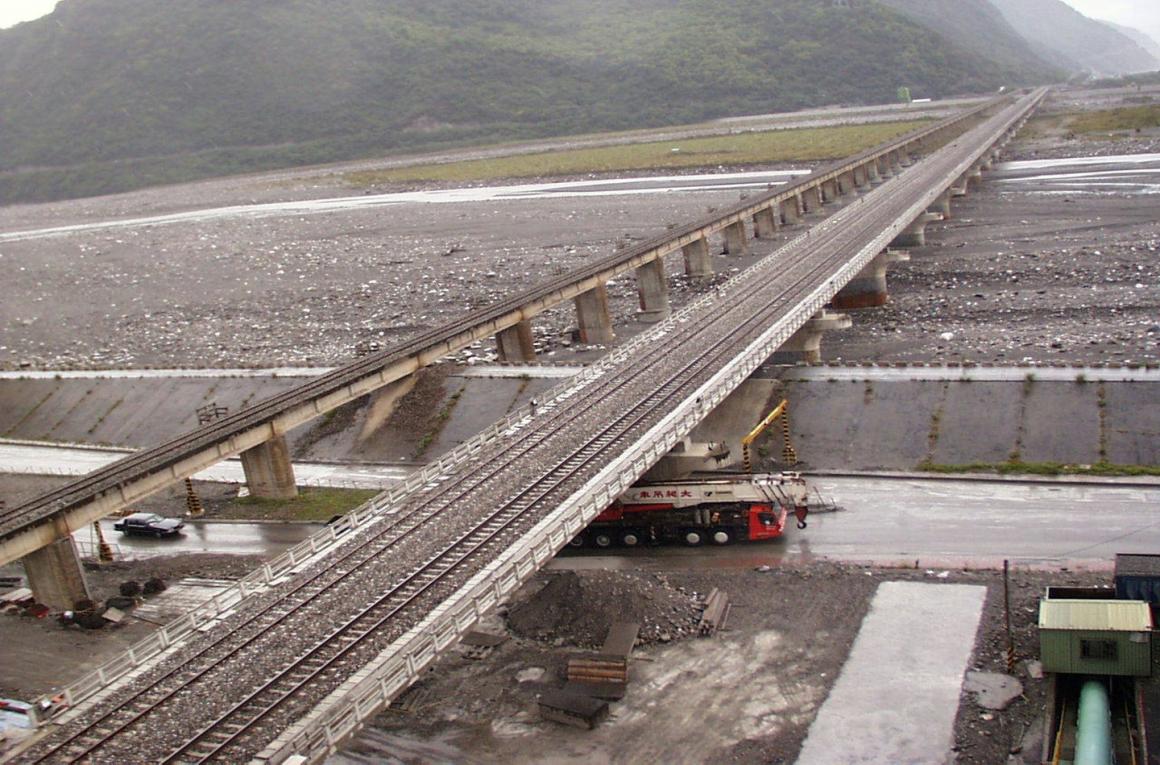 北迴鐵路雙軌化主要雙線橋樑工程