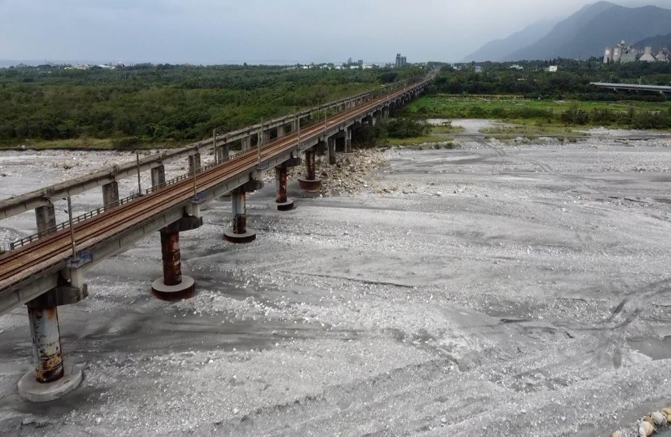 北迴鐵路雙軌化主要雙線橋樑工程