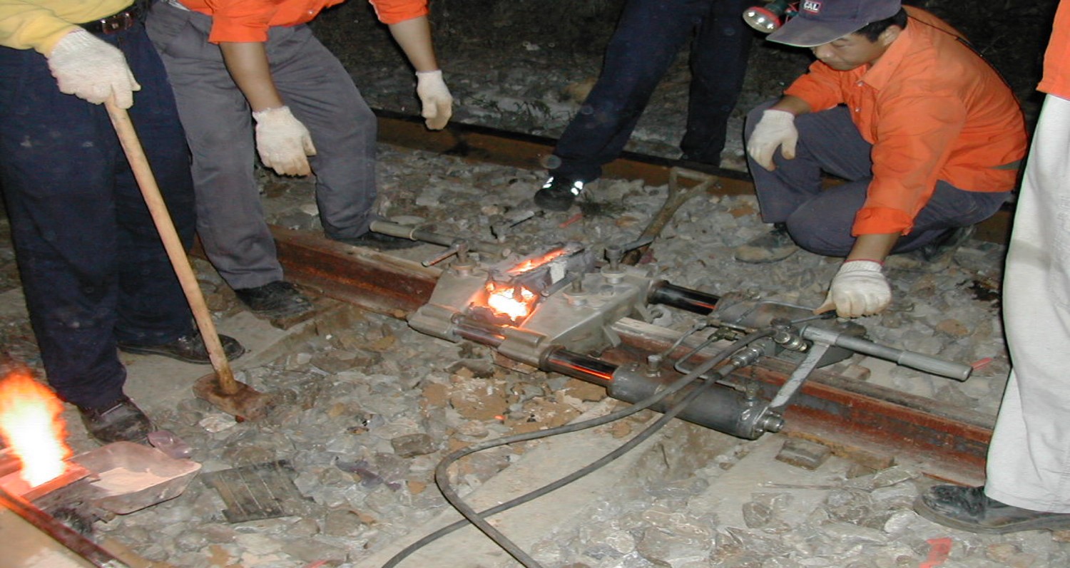 北迴鐵路電氣化抽換鋼軌工程