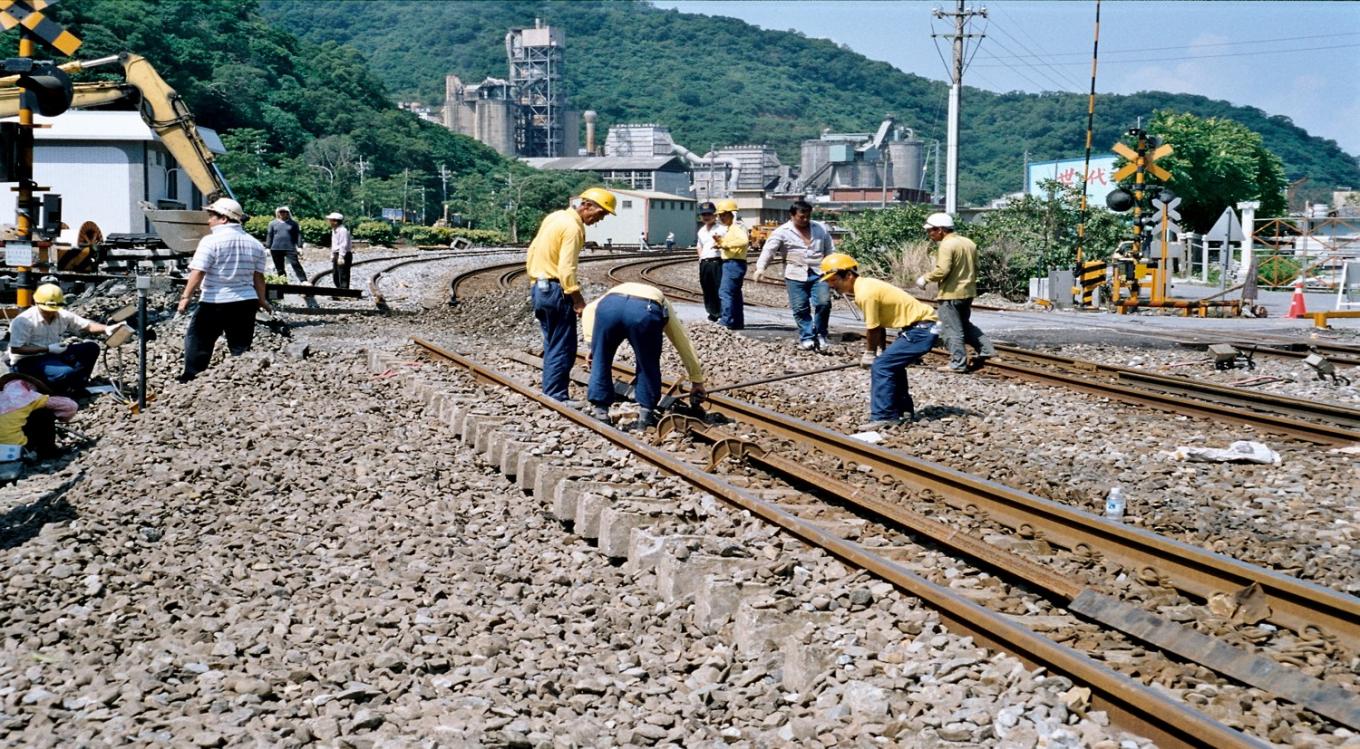 北迴鐵路電氣化抽換鋼軌工程