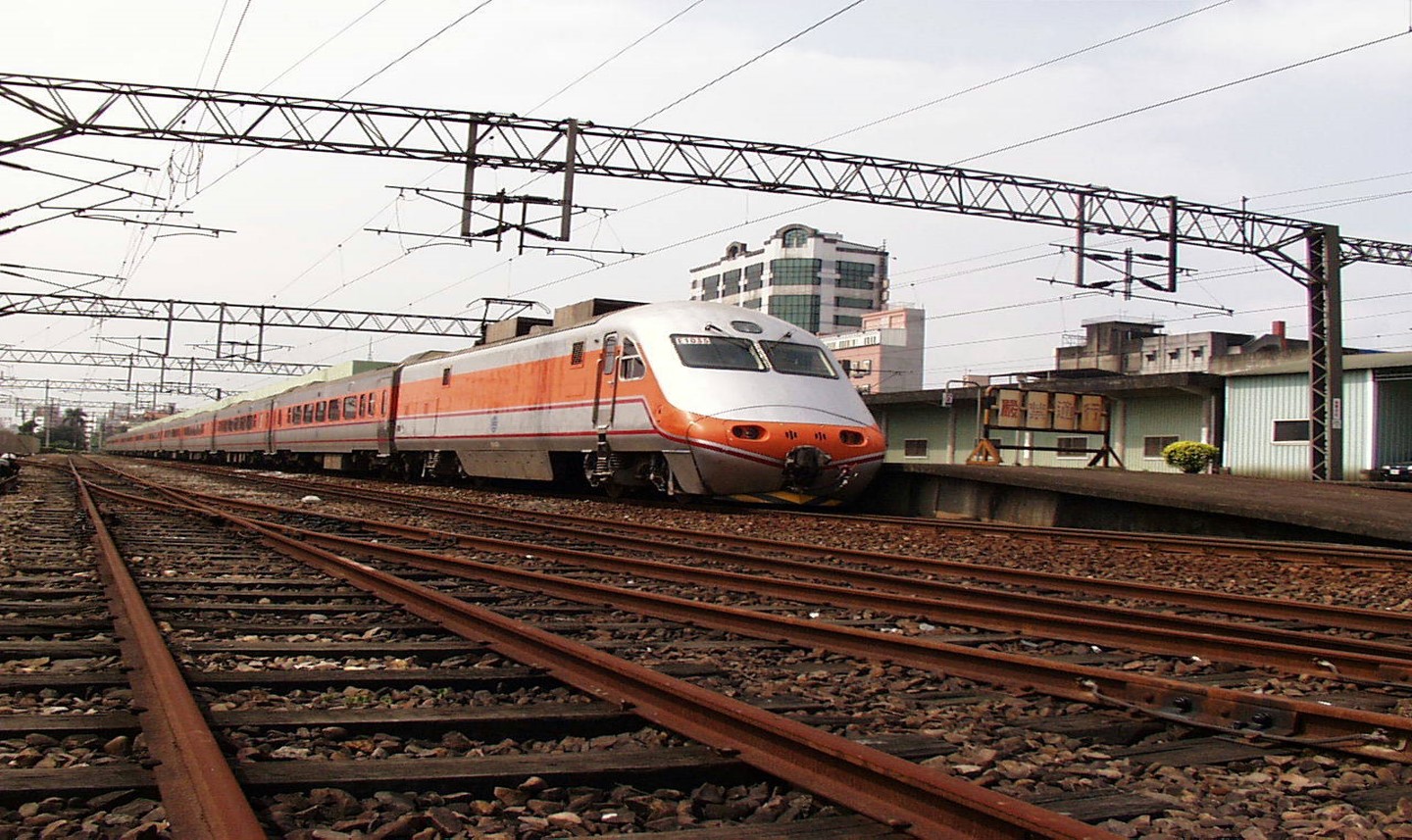 北迴鐵路電氣化電務工程電力機車牽引