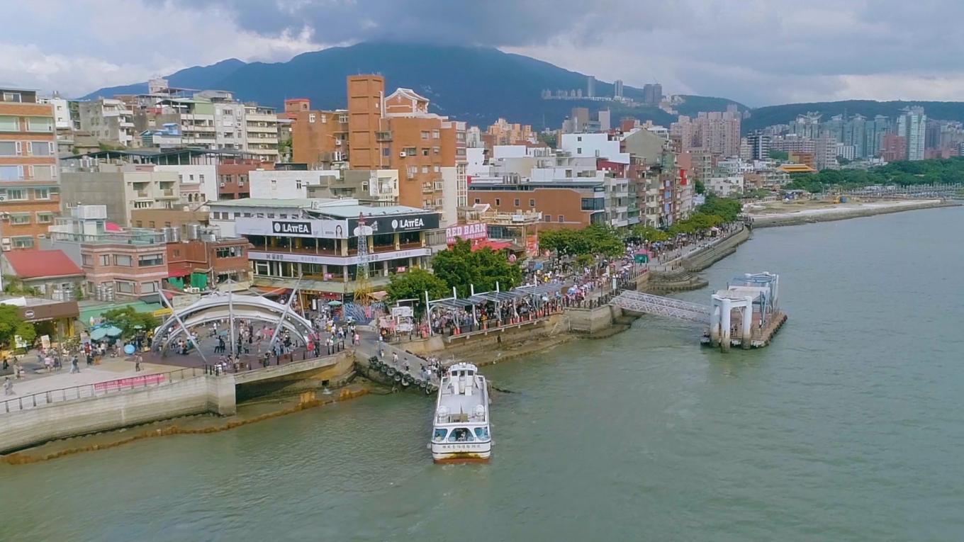 淡水港:今日的淡水老街及渡船頭