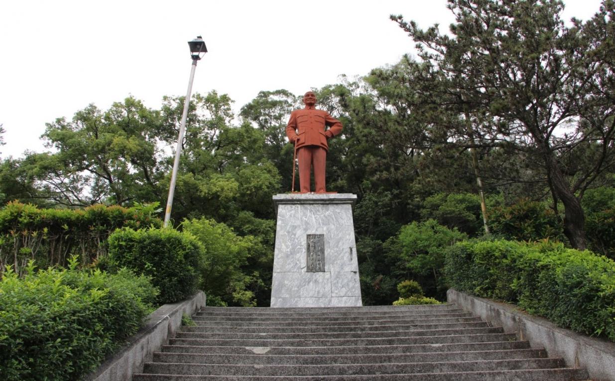 豐原水道舊址中正公園蔣中正銅像