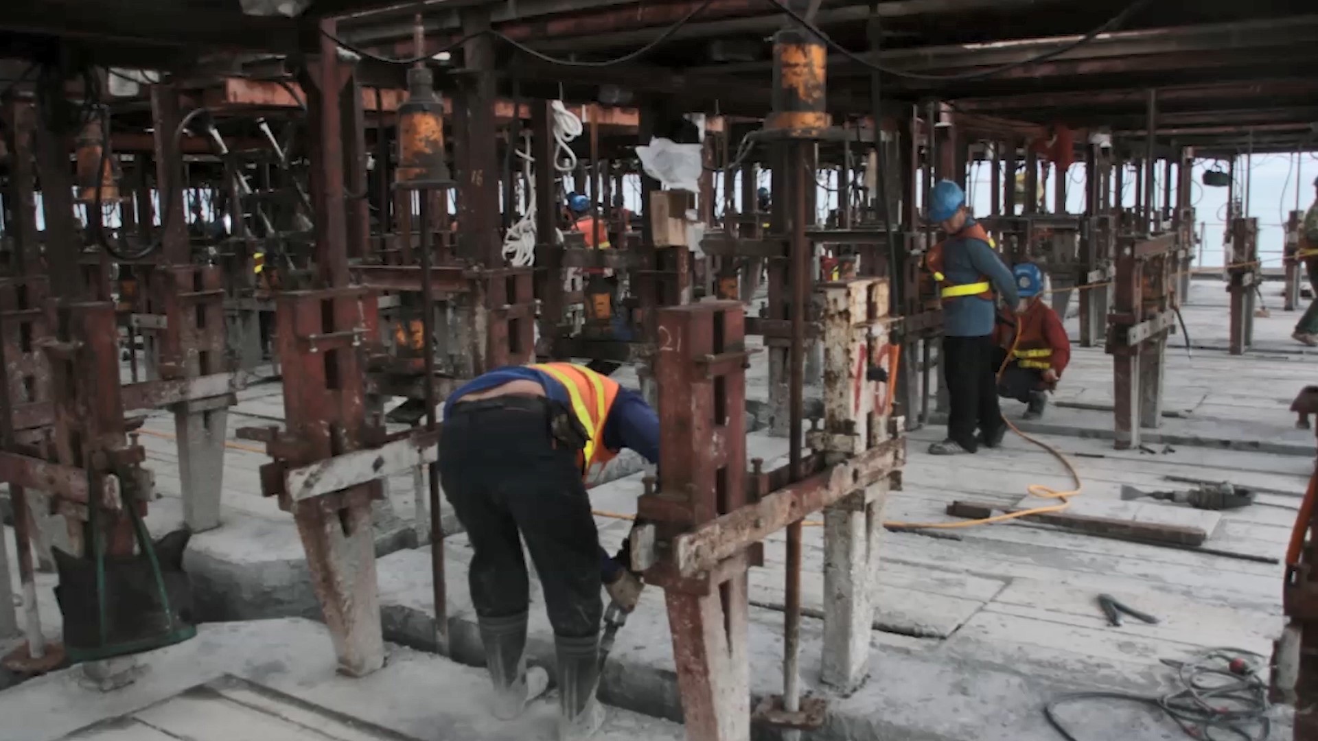 林口電廠擴建工程在台北港製作沈箱施工中