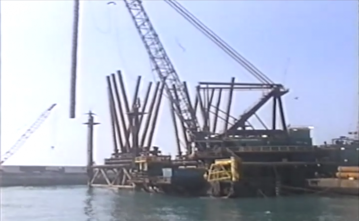 中油液化天然氣碼頭建港棧橋式卸氣碼頭施打鋼管樁