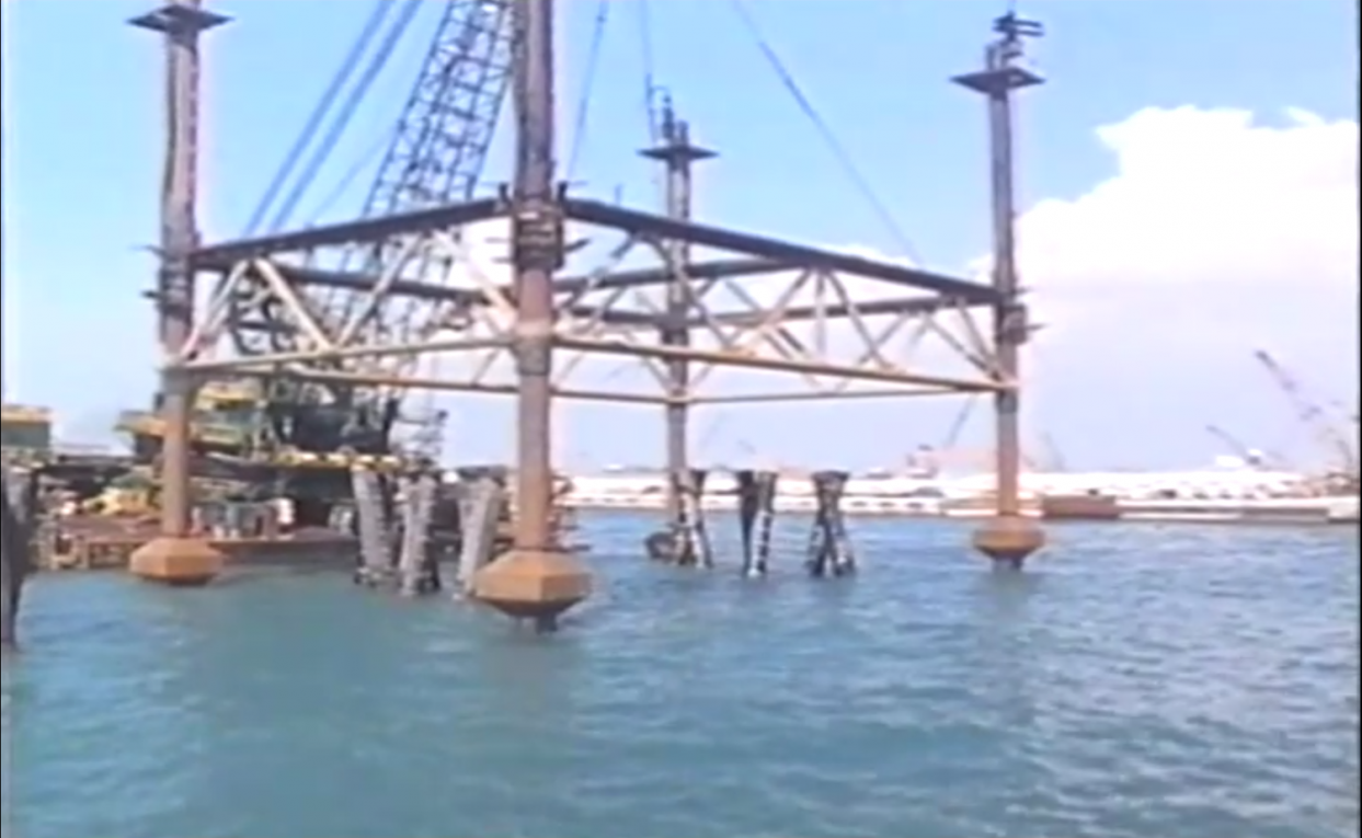 中油液化天然氣碼頭建港棧橋式卸氣碼頭施打鋼管樁