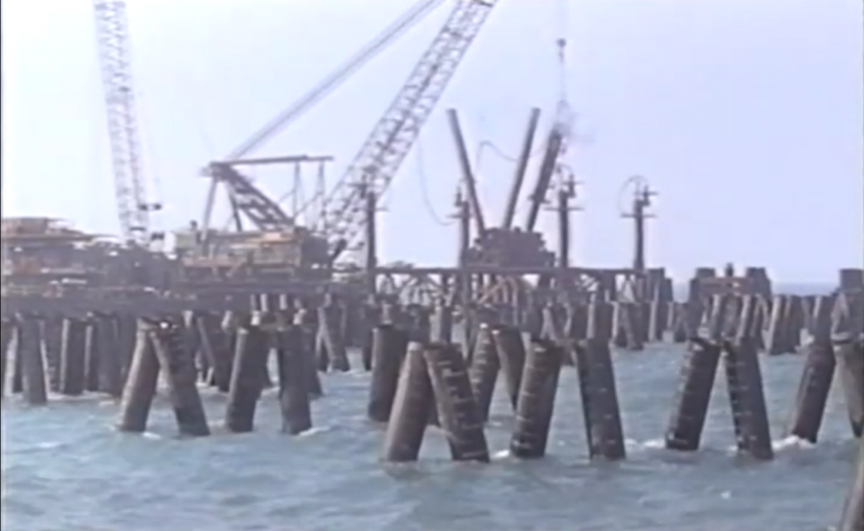 中油液化天然氣碼頭建港棧橋式卸氣碼頭海上試樁