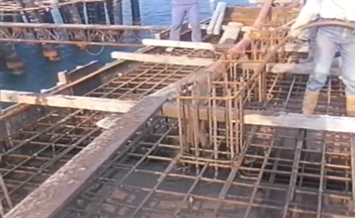 中油液化天然氣碼頭建港棧橋式卸氣碼頭橋墩帽樑施工