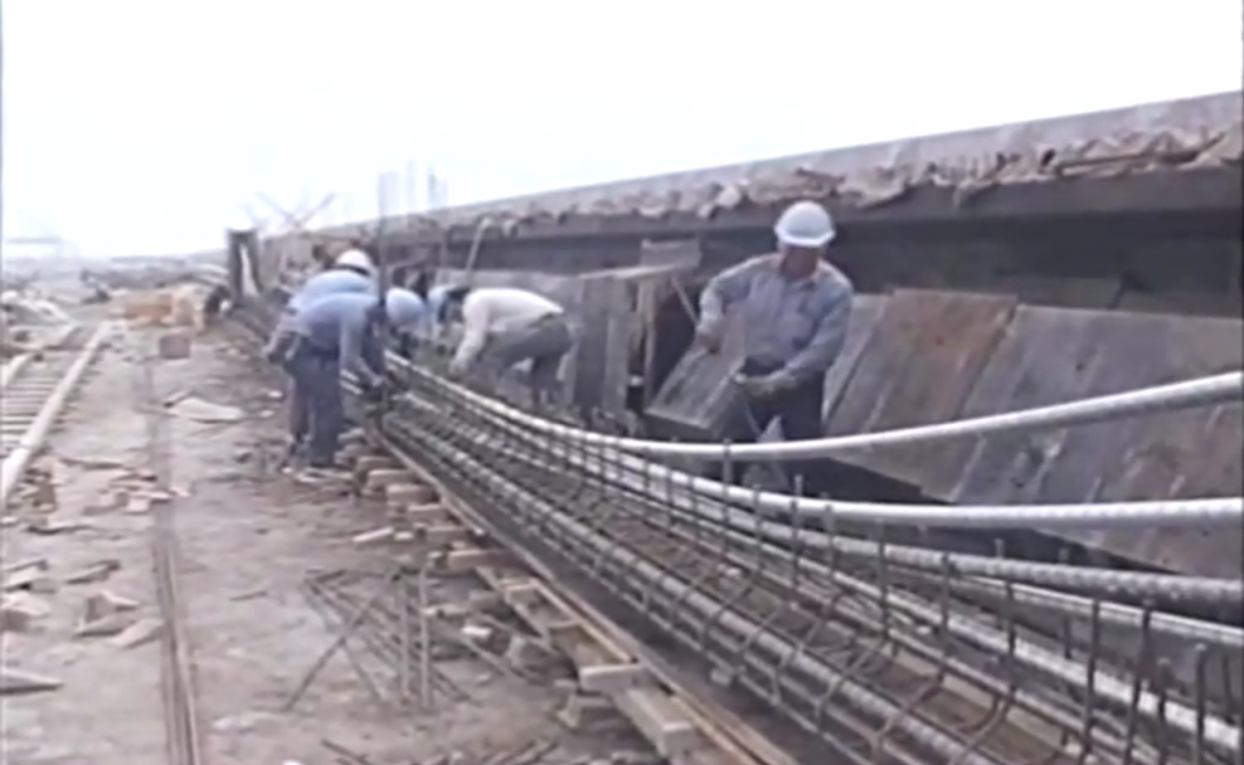 中油液化天然氣碼頭建港棧橋式卸氣碼頭橋墩帽樑施工