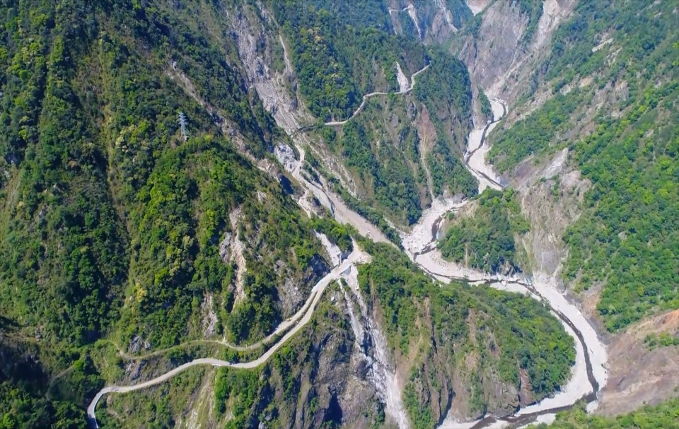 大甲溪流域中橫公路俯瞰