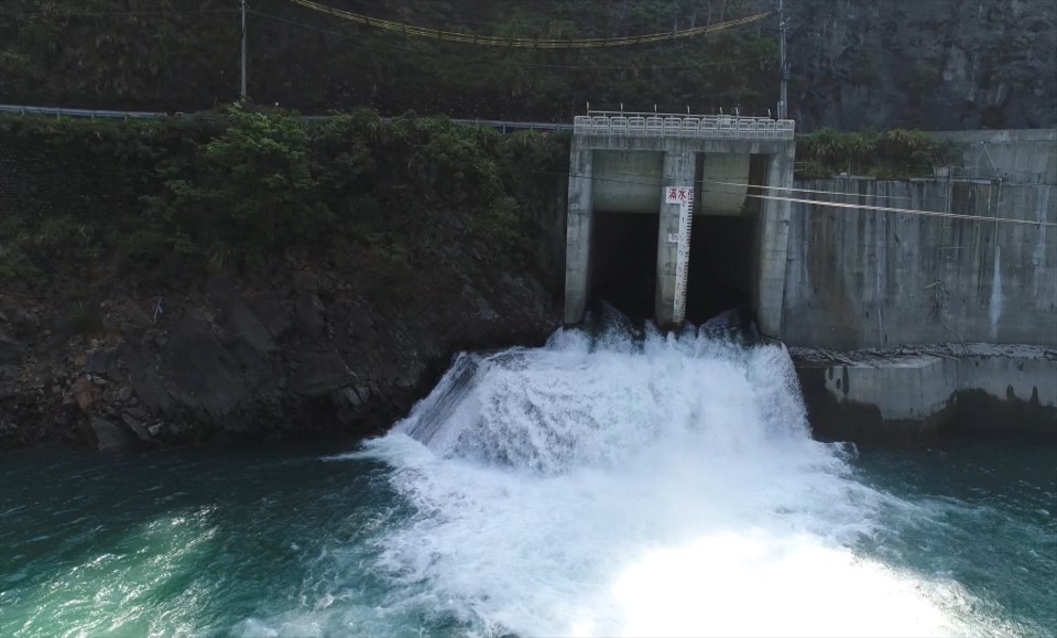 大甲溪谷關壩內青山電廠尾水出口