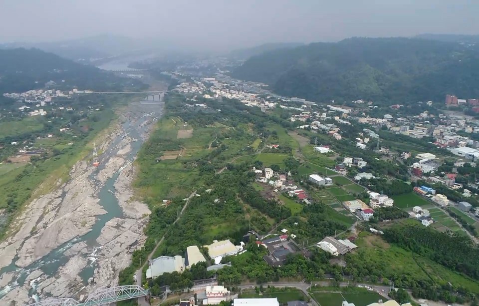 大甲溪流域葫蘆墩圳舊山線鐵橋附近俯瞰