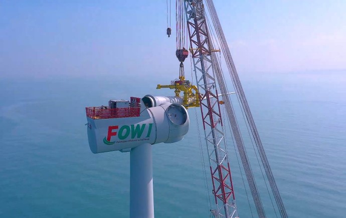 離岸風電場風力發電機組葉片安裝