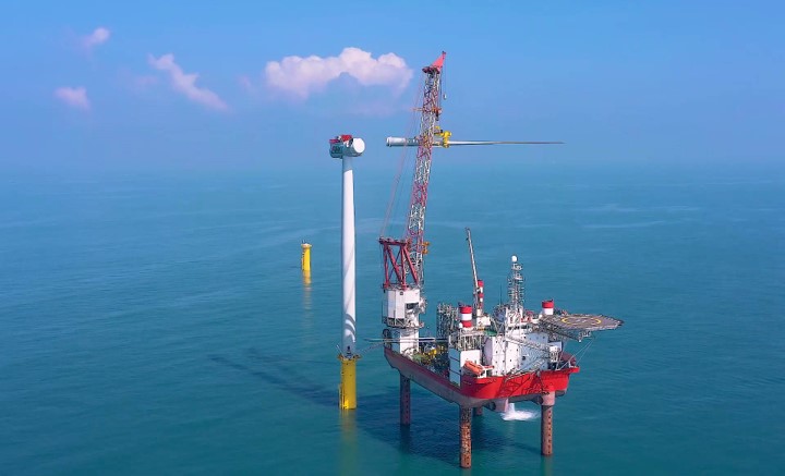 離岸風電場風力發電機組葉片安裝