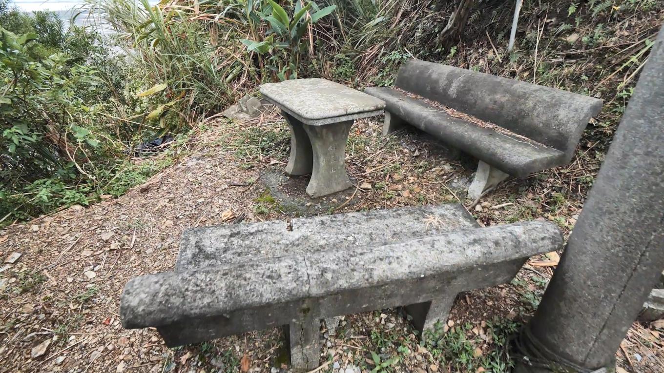 蘇澳港日本金刀比羅神社遺跡：台灣光復之後神社被毀，但如今仍可見到部分遺跡。