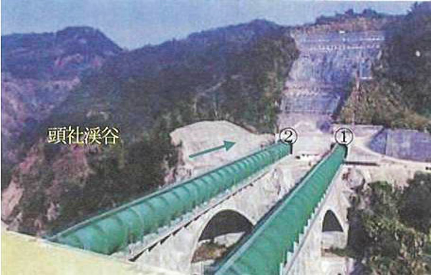 濁水溪流域明潭電廠頭社溪的過河段拱橋施工