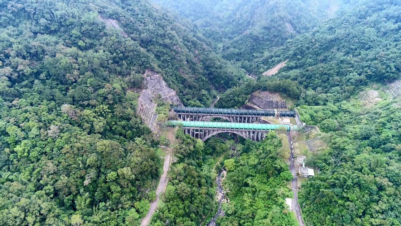 濁水溪流域明潭電廠頭水隧道過河段拱橋俯瞰