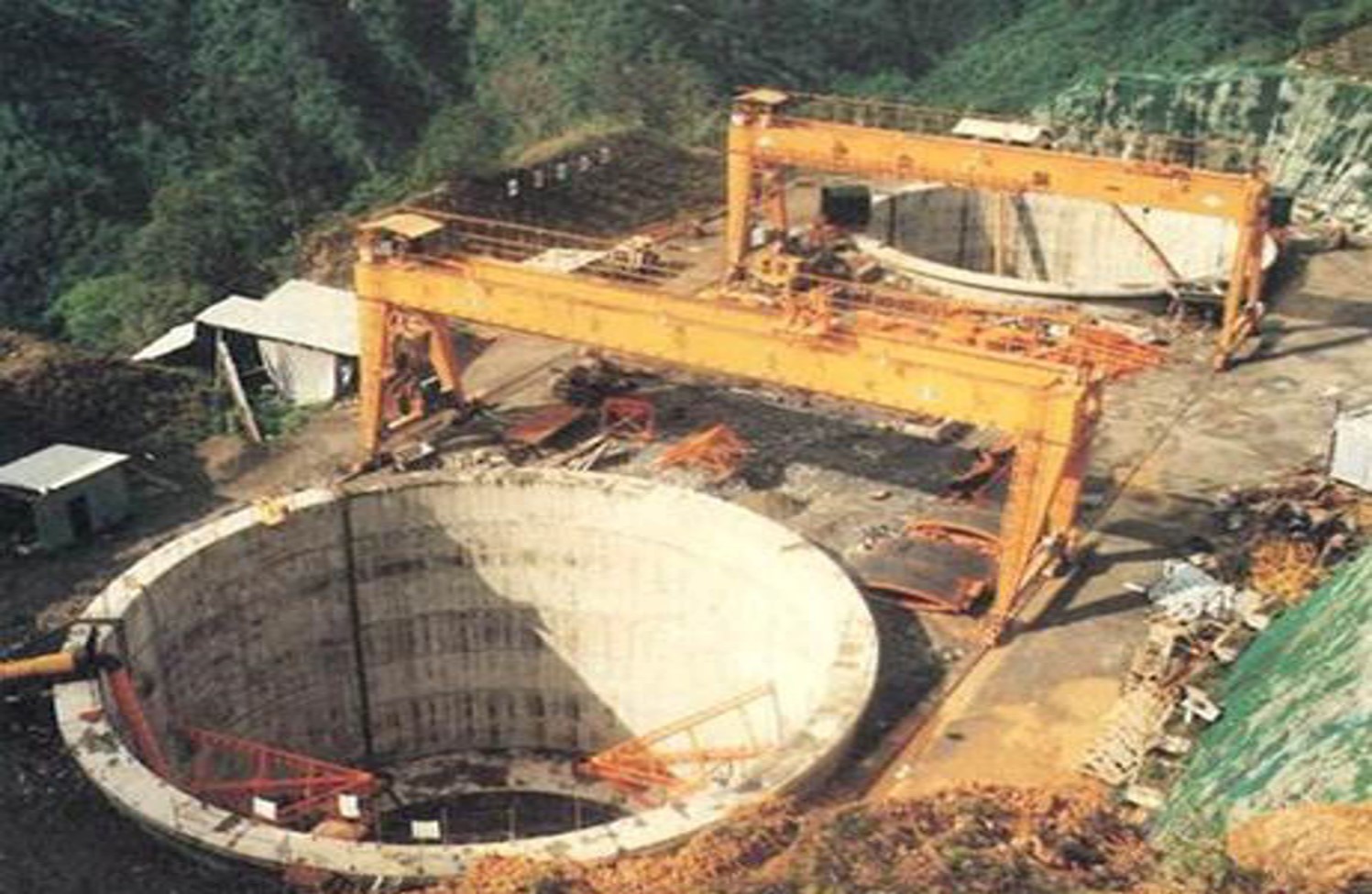 濁水溪流域明潭電廠施工中的平壓塔