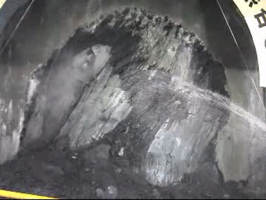 濁水溪流域新武界壩引水隧道使用TBM工法貫通畫面