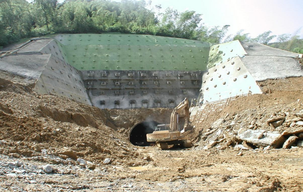 新武界引水隧道日月潭出水口施工舊照