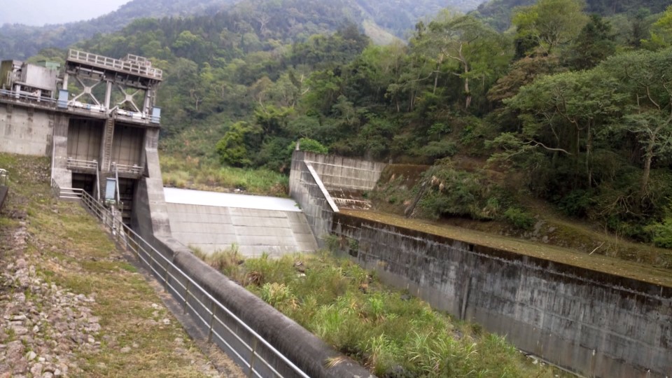 濁水溪流域新武界引水隧道計畫中的栗栖溪壩