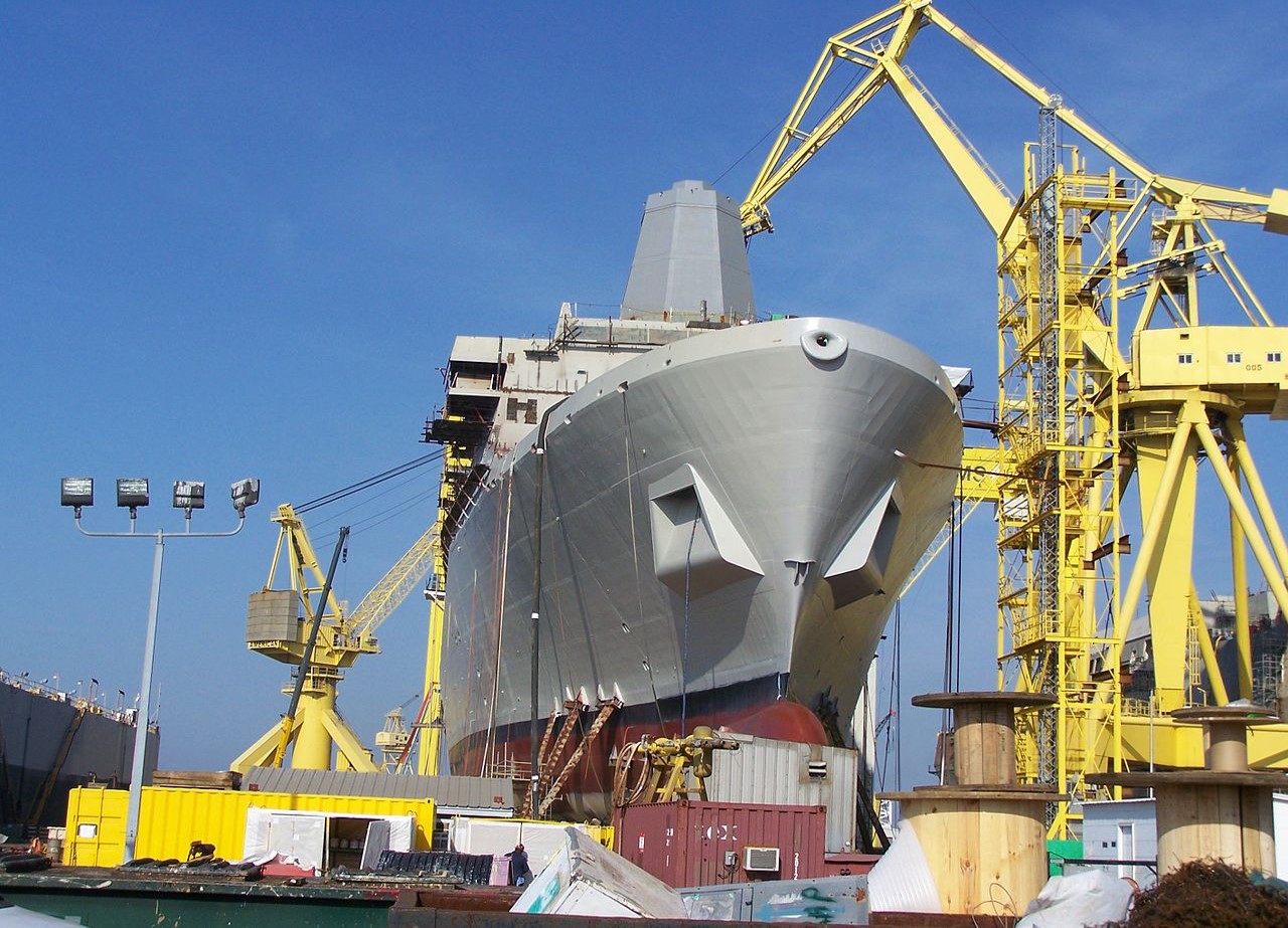 由美國亨廷頓·英格爾斯工業製造中的USS San Diego兩棲船塢運輸艦
