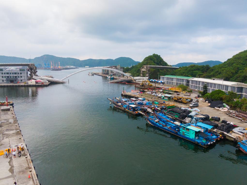 蘇澳南方澳跨海大橋2019.10.1上午突然硬聲斷裂