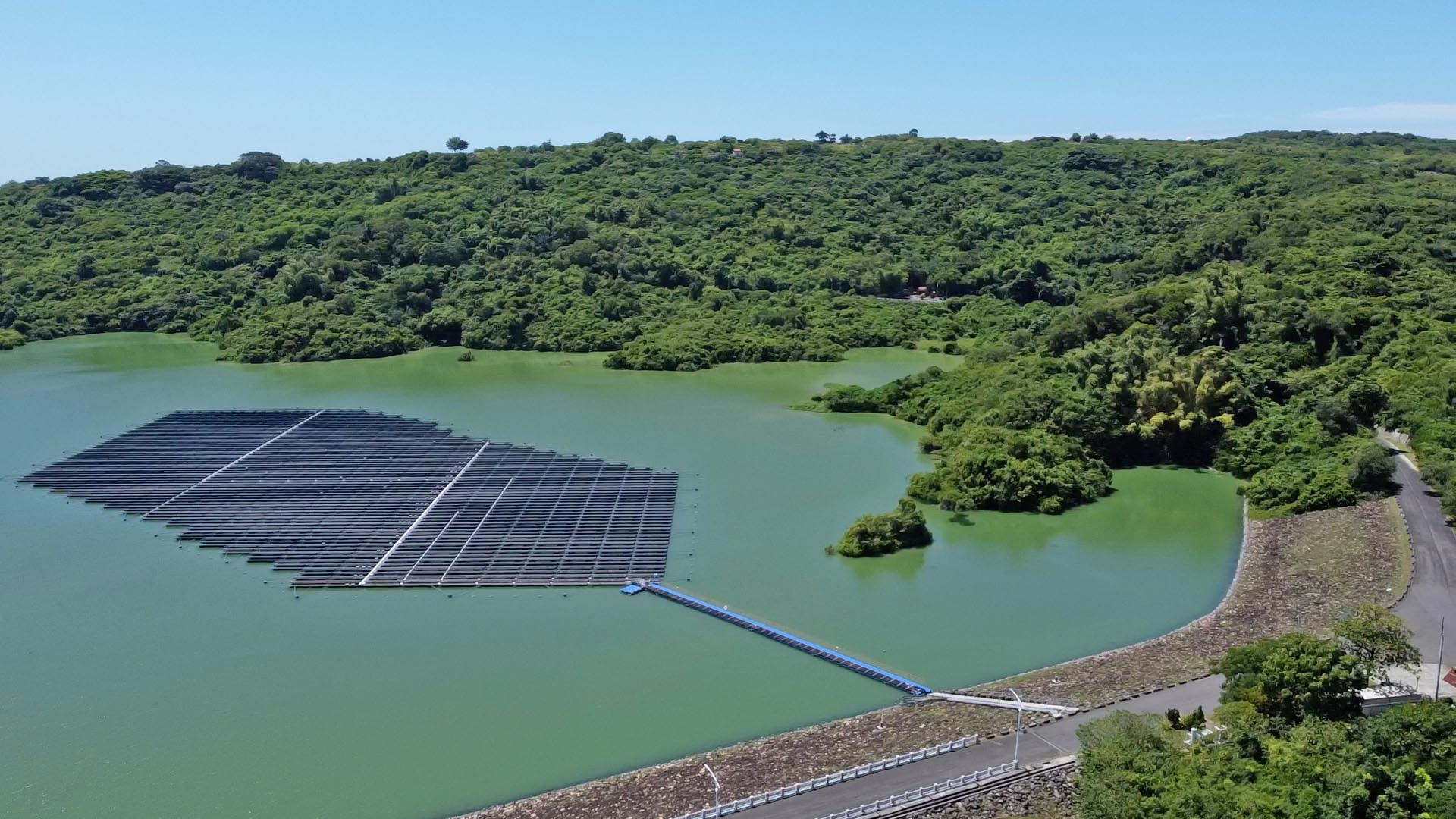 民國時代高屏地區公共給水鳳山水庫太陽能發電系統專區
