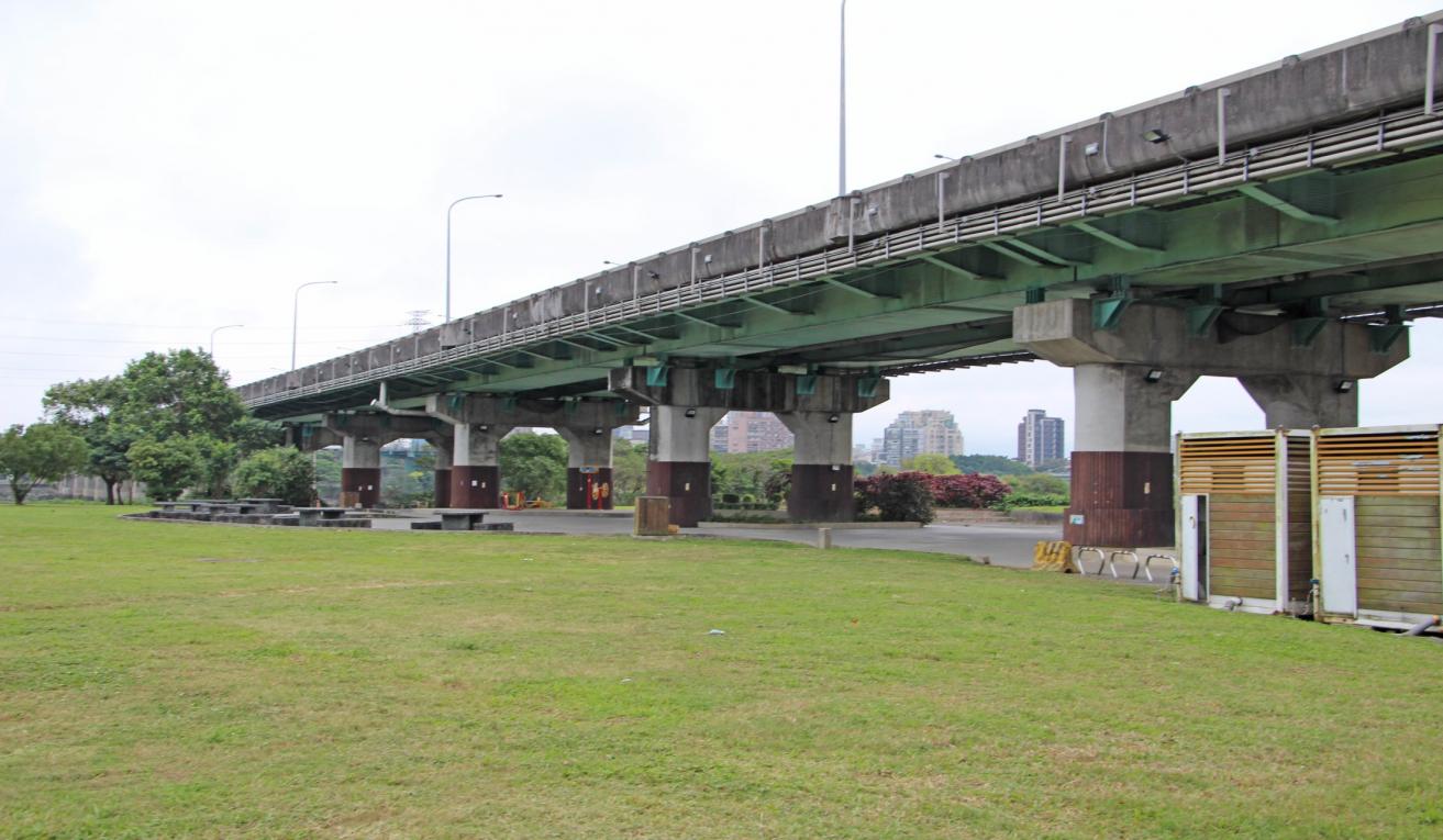臺北市區鐵路地下化第三期工程「萬板專案」施工華翠大橋