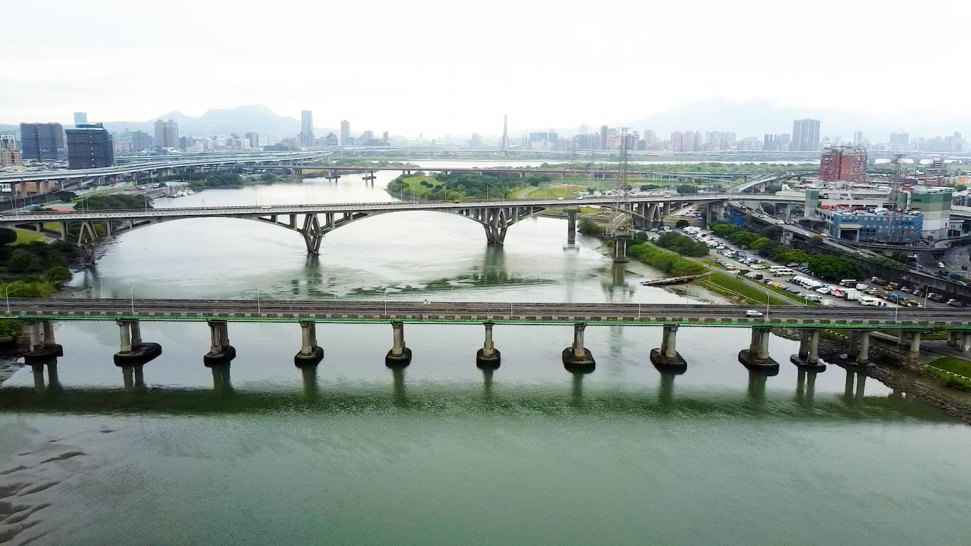 臺北市區鐵路地下化第三期工程「萬板專案」施工華翠大橋