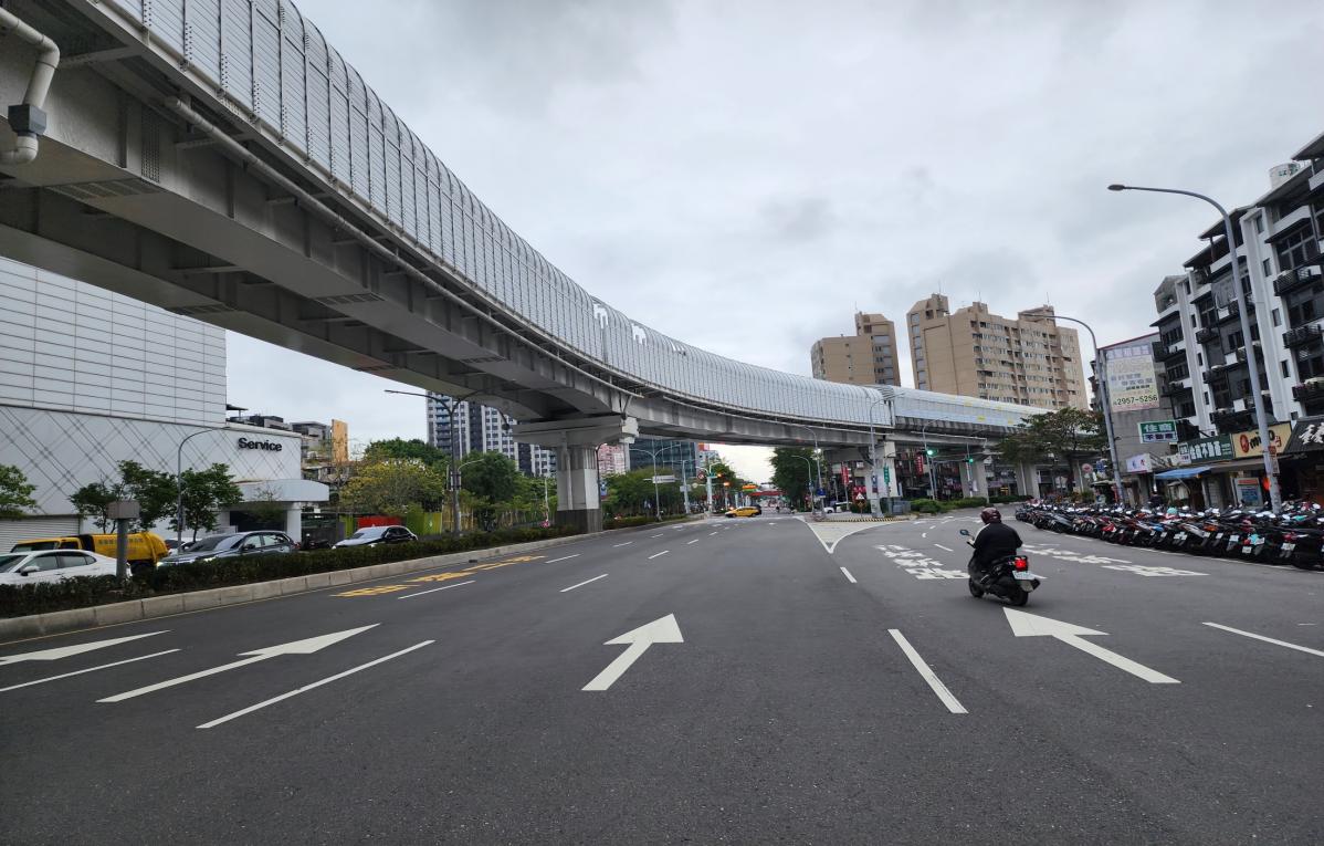 臺北市區鐵路地下化第三期工程「萬板專案」縣民大道