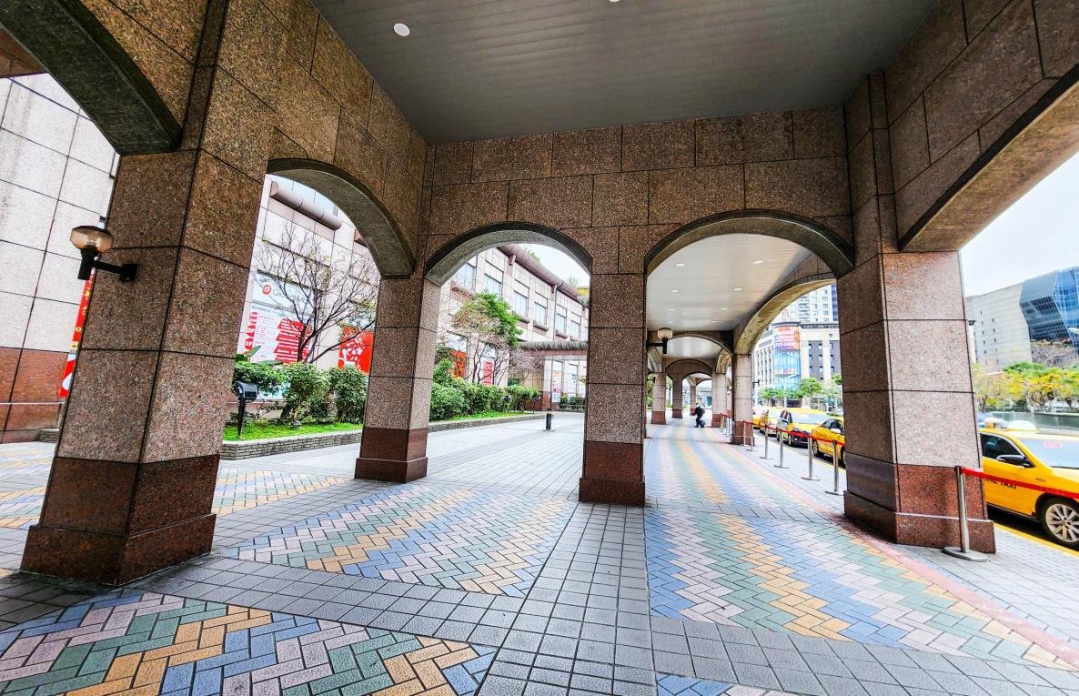 臺北市區鐵路地下化第三期工程「萬板專案」板橋車站出入口