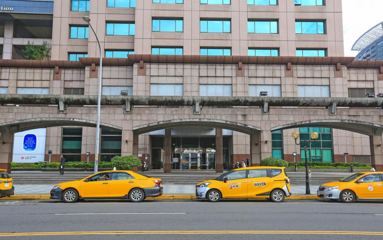 臺北市區鐵路地下化第三期工程「萬板專案」板橋車站出入口