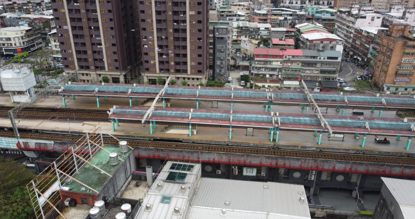 臺北市區車站鐵路地下化第四期東延南港工程「南港專案」汐止高架車站