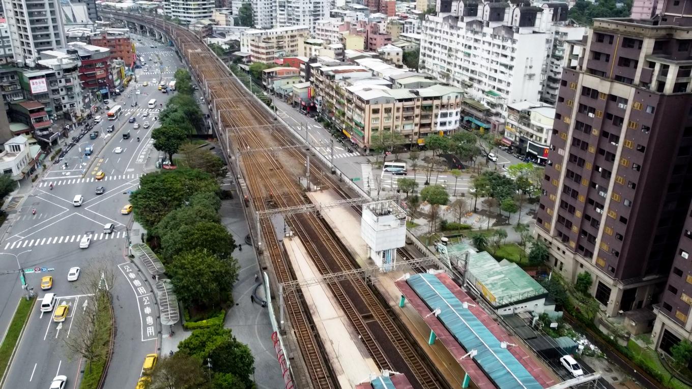 臺北市區車站鐵路地下化第四期東延南港工程「南港專案」汐止高架鐵路工程