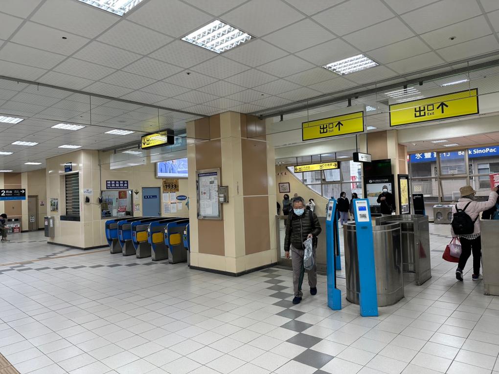 臺北市區車站鐵路地下化第四期東延南港工程「南港專案」汐止高架車站