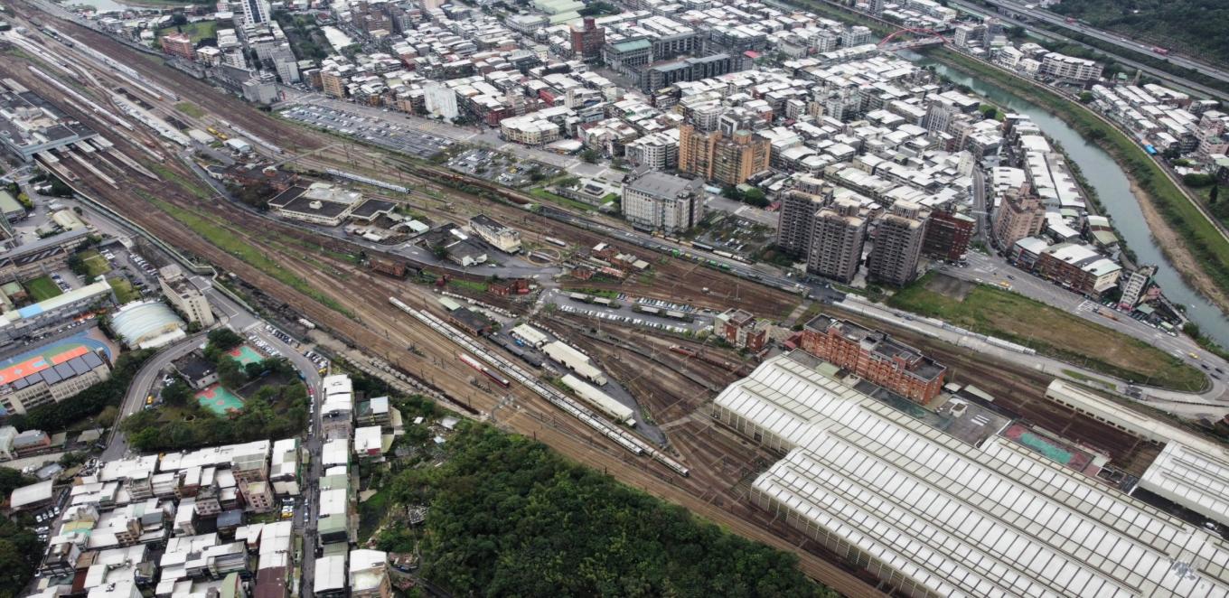 臺北市區車站鐵路地下化第四期東延南港工程「南港專案」七堵調車場全貌