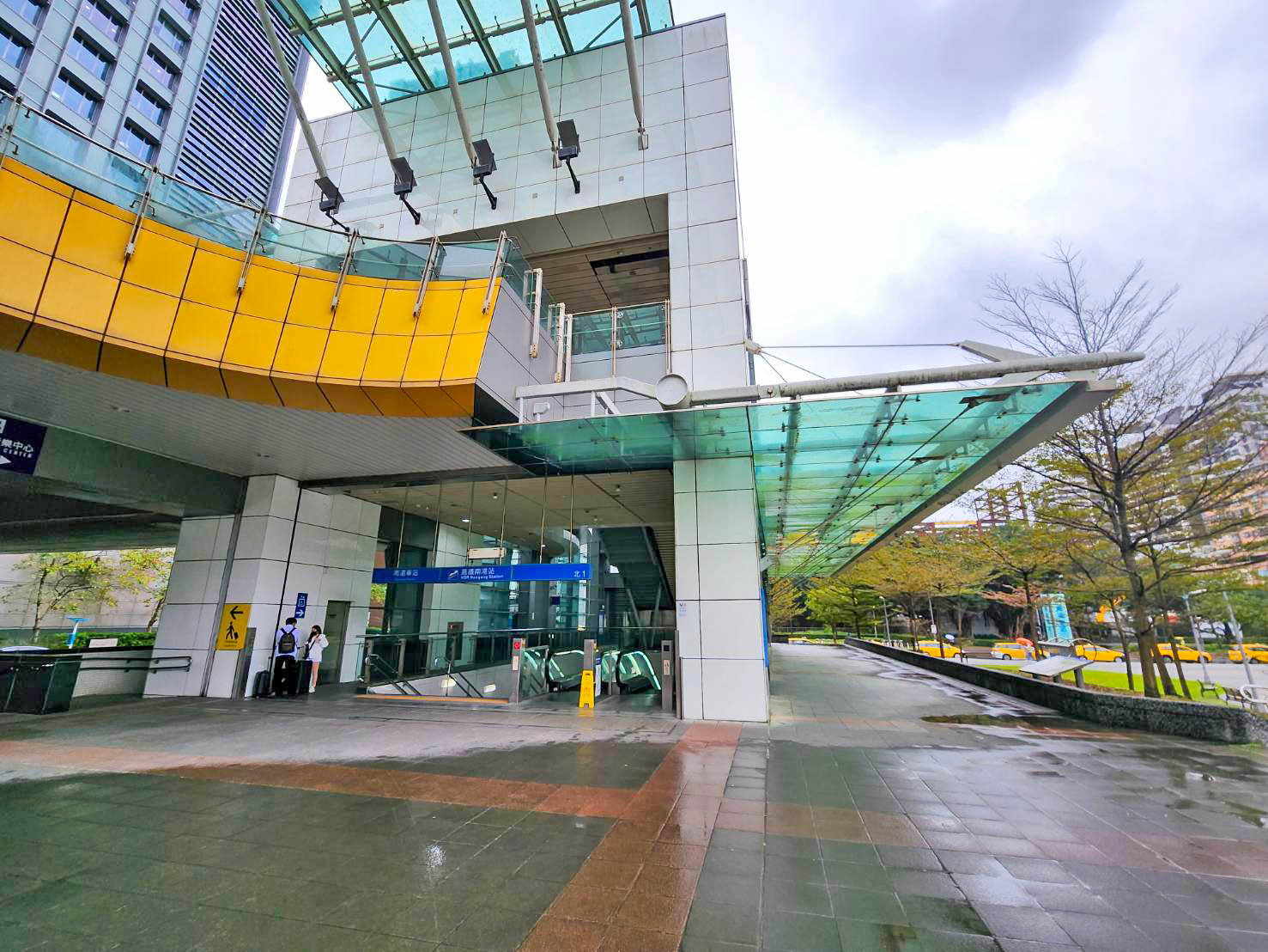 臺北市區車站鐵路地下化第四期東延南港工程「南港專案」新南港車站出入口
