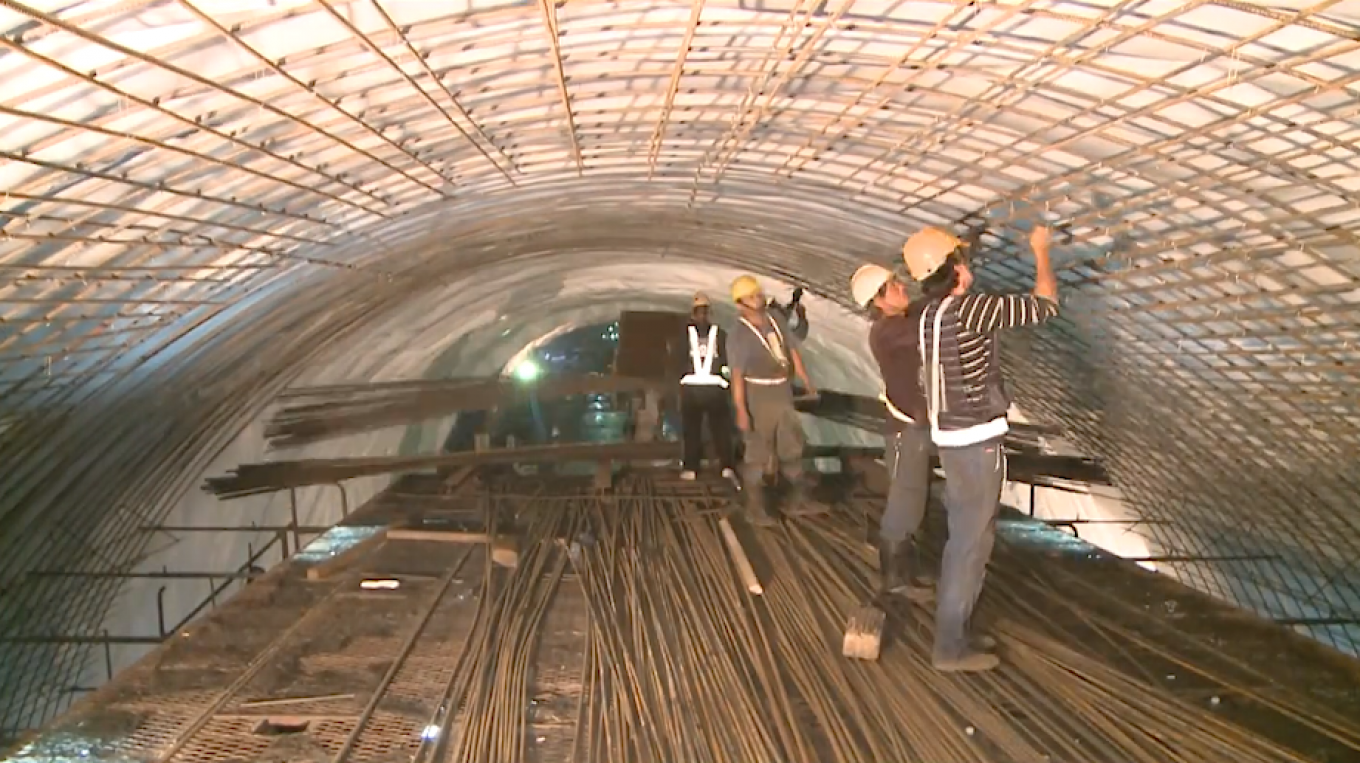 花東線鐵路雙軌隧道工程新自強隧道襯砌施作