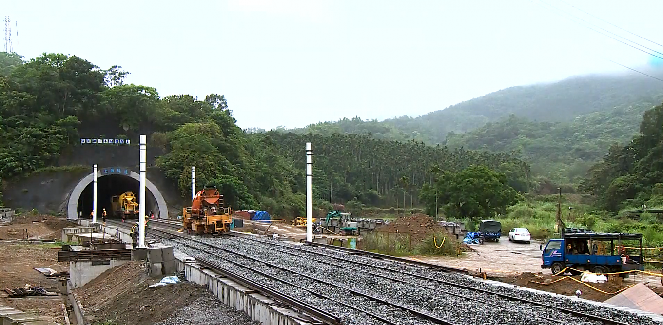花東線鐵路雙軌隧道工程新自強隧道施工
