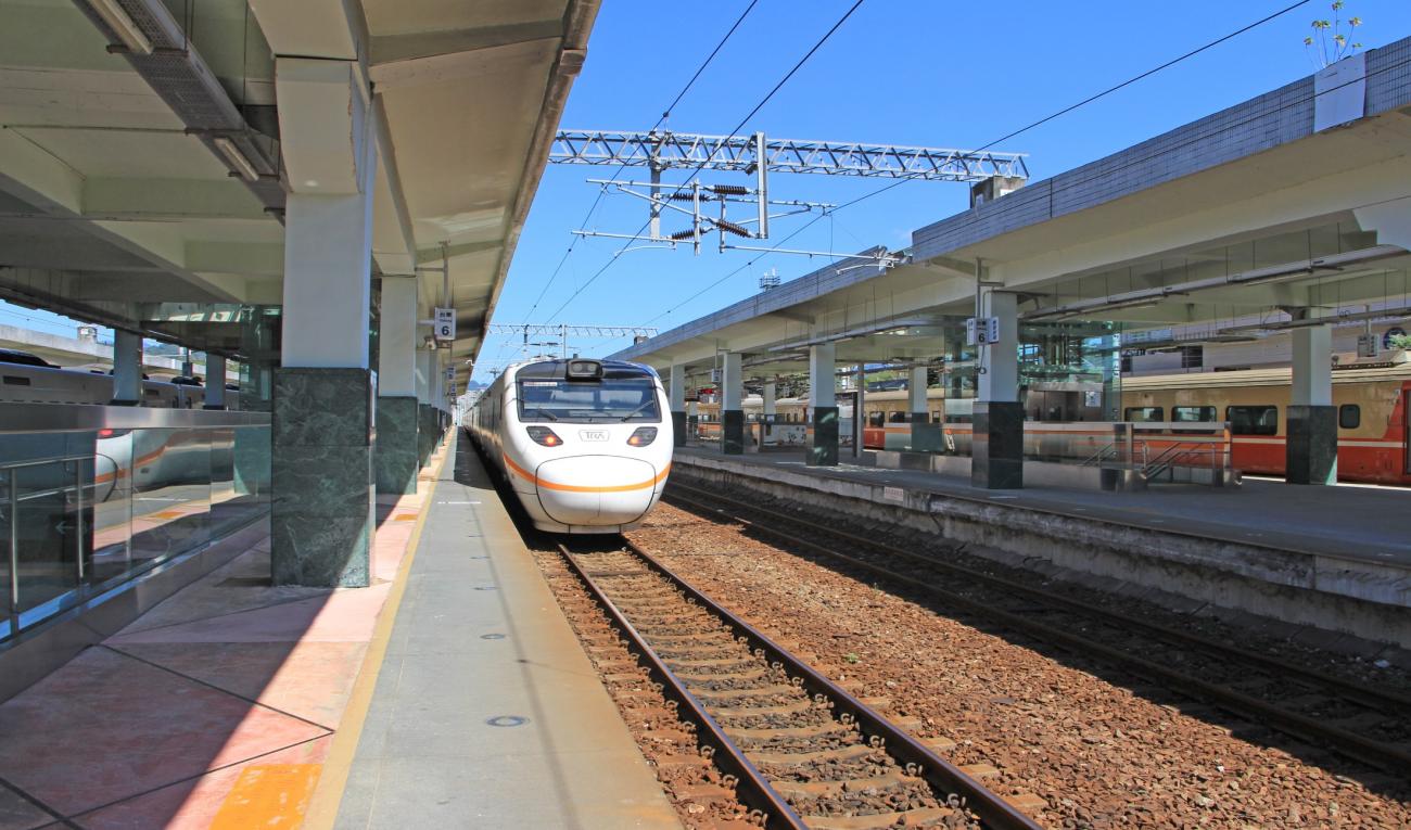 花東線鐵路瓶頸化雙軌路段及全線電氣化台東車站