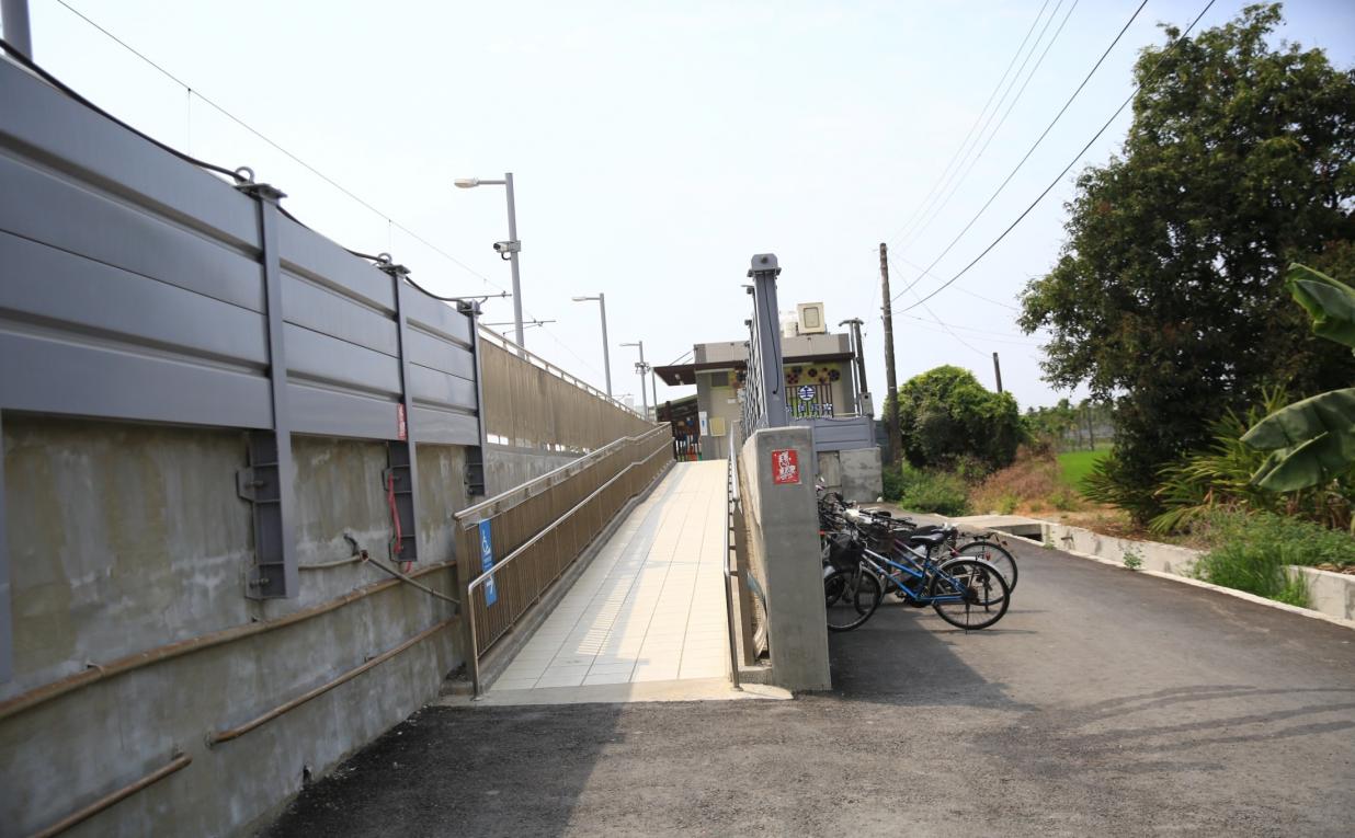 南迴鐵路電氣化潮枋段沿線車站崁頂站