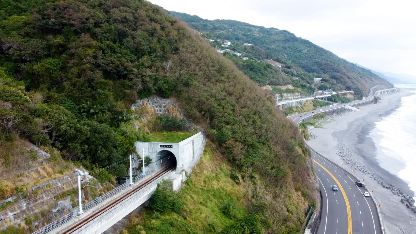 南迴鐵路電氣化南廻線新多良一號隧道