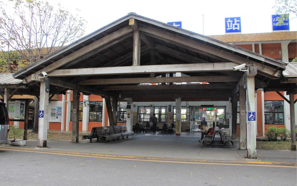南迴鐵路電氣化南廻線沿線車站知本車站