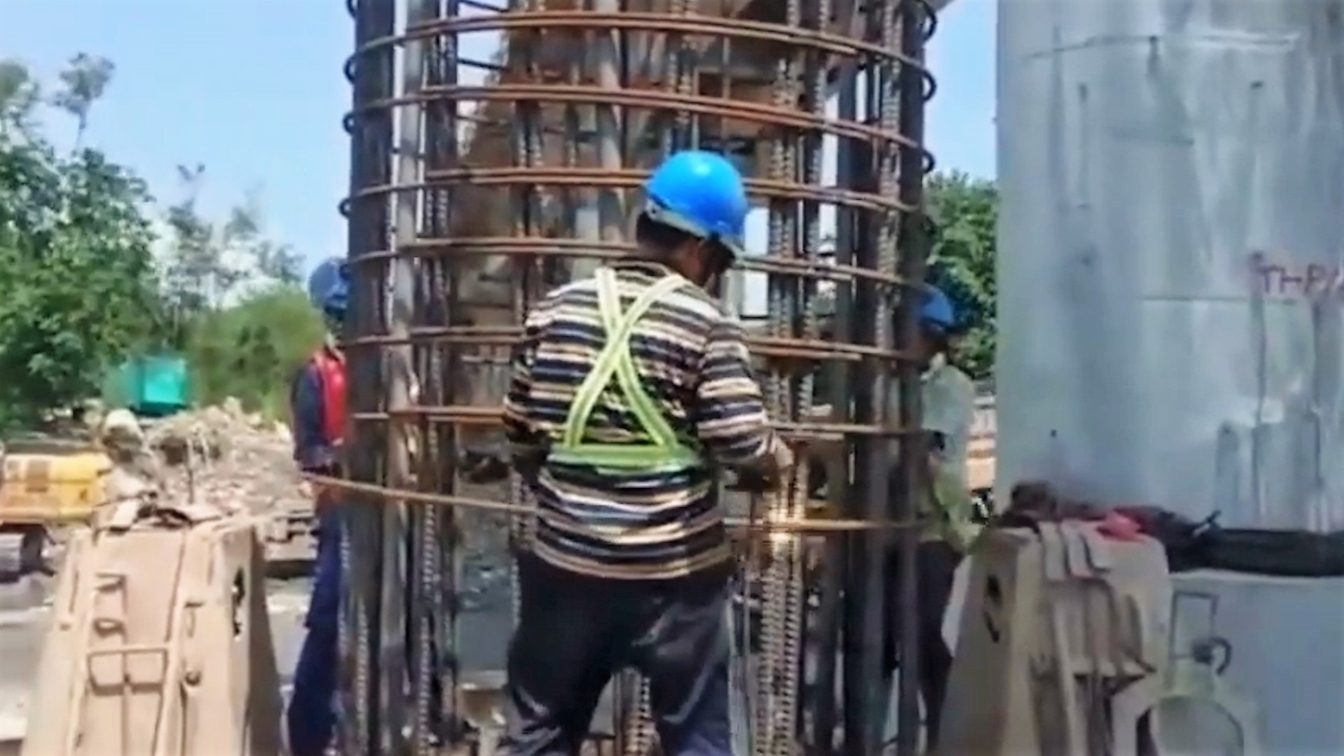 南迴鐵路電氣化南廻線新建雙軌利嘉溪橋工程施工