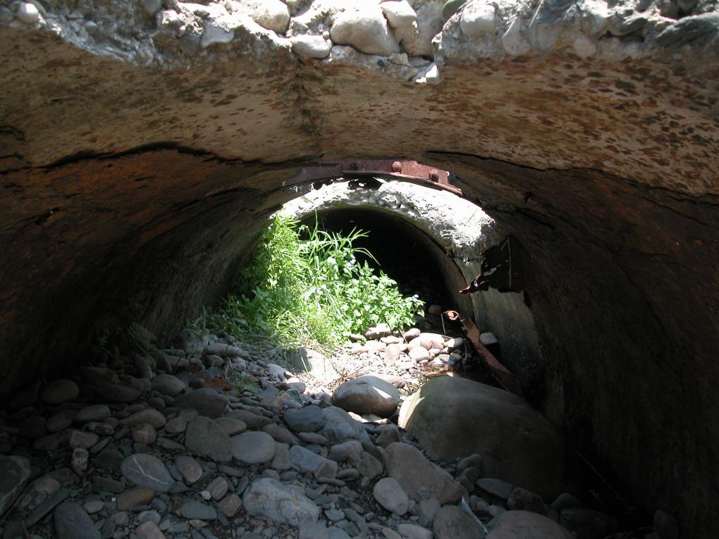 舊亀山電廠引水道虹吸管遺址