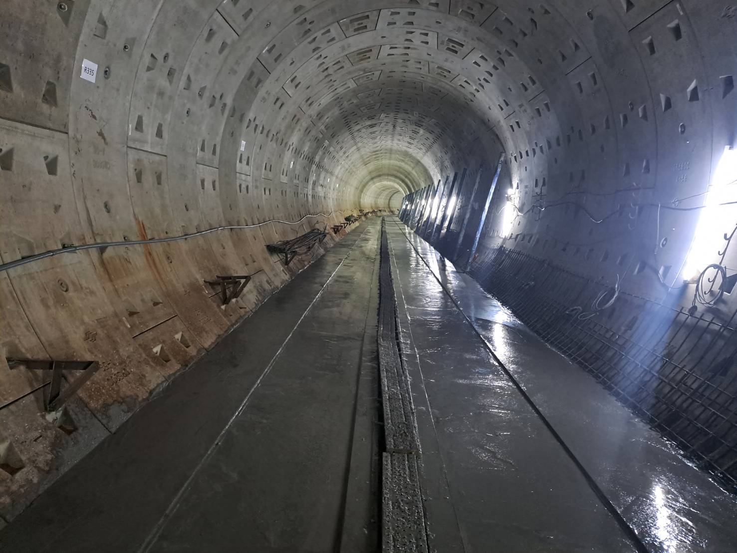 台北捷運信義線地下段廣慈/奉天宮站(R01)-目前正在施工中