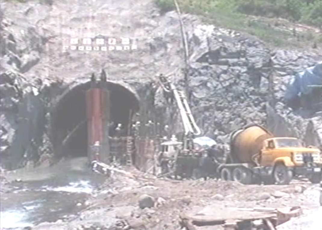 南化水庫導水隧道工程鐘型進水口施工