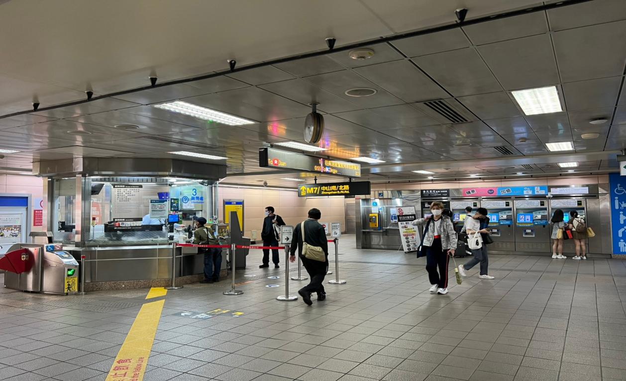 台北捷運淡水線地下段台北車站(R10)(BL12)B2捷運大廳層