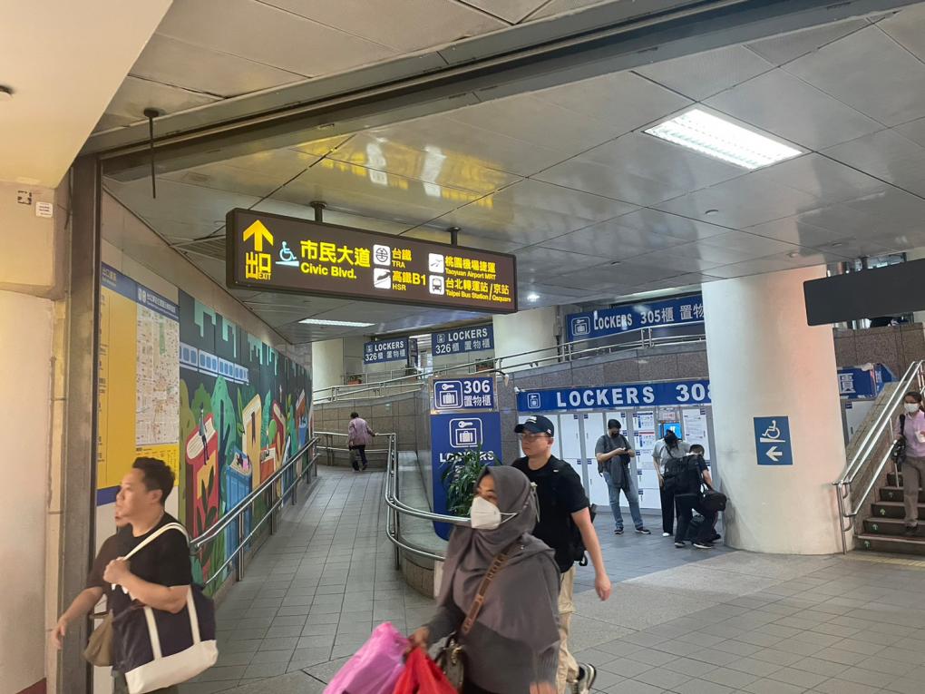 台北捷運淡水線地下段台北車站(R10)(BL12) B2捷運大廳層